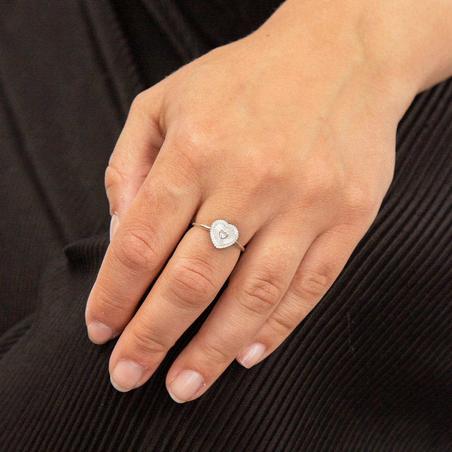 Sunray Texture Heart Ring
